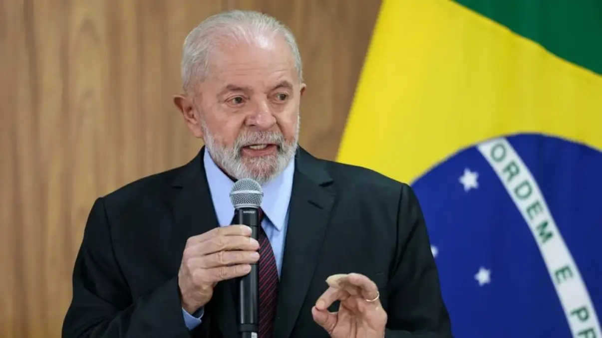 A auditoria ao cartão corporativo da Presidência da República revelou que 99,55% dos gastos estão classificados como "sigilosos", suscitando questionamentos sobre a gestão dos recursos públicos e a falta de transparência.