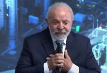 Lula critica duramente Trump por interesse em negociar minerais brasileiros como moeda de troca. Lula defende soberania nacional e anuncia comissão para mapear riquezas minerais do país. A situação evidencia o conflito entre a busca por uma parceria estratégica com os EUA e a soberania nacional.