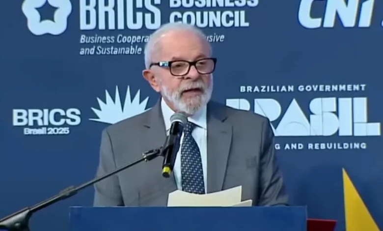 O presidente brasileiro Lula é alvo de críticas após discussão sobre protecionismo com empresários no Rio, onde se debateu se medidas protecionistas afetam negativamente a economia nacional e a competitividade dos produtos brasileiros.