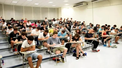 Unicamp aprova isenções para 9.400 estudantes no Vestibular 2026. Comissão do Vestibular (Comvest) atendeu às 9.400 solicitações de isenção, beneficiando candidatos que atenderam aos critérios. Democratização do acesso à educação superior.