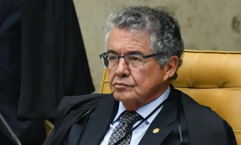 Marco Aurélio Mello critica Moraes por censura prévia contra Bolsonaro e pede revisão 1 Ex-ministro Marco Aurélio Mello critica medidas cautelares contra Bolsonaro como censura prévia, vê desgaste institucional e afirma que Moraes necessita rever sua postura para proteger instituições democráticas. (159 characters)