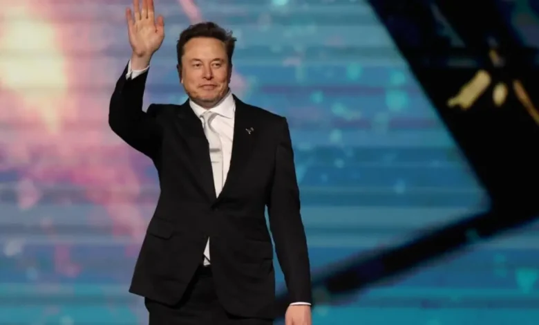 Elon Musk anuncia planos de criar o "Partido da América", uma alternativa às tradicionais fôrças políticas nos EUA, com foco em liberdade de expressão e redução do tamanho do Estado.