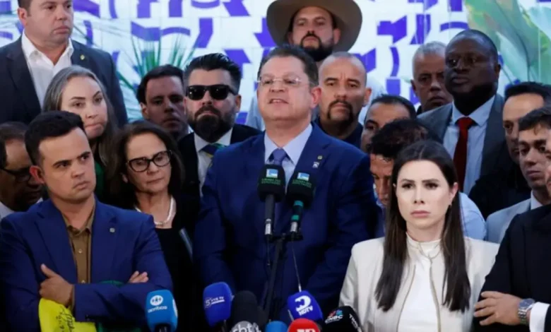 Oposição ao Ministro Alexandre de Moraes: Análise da Crise Política e Econômica no Brasil 1 Análise da reação da oposição ao ministro Alexandre de Moraes e possibilidades de impeachment para sair da crise política e econômica no Brasil.