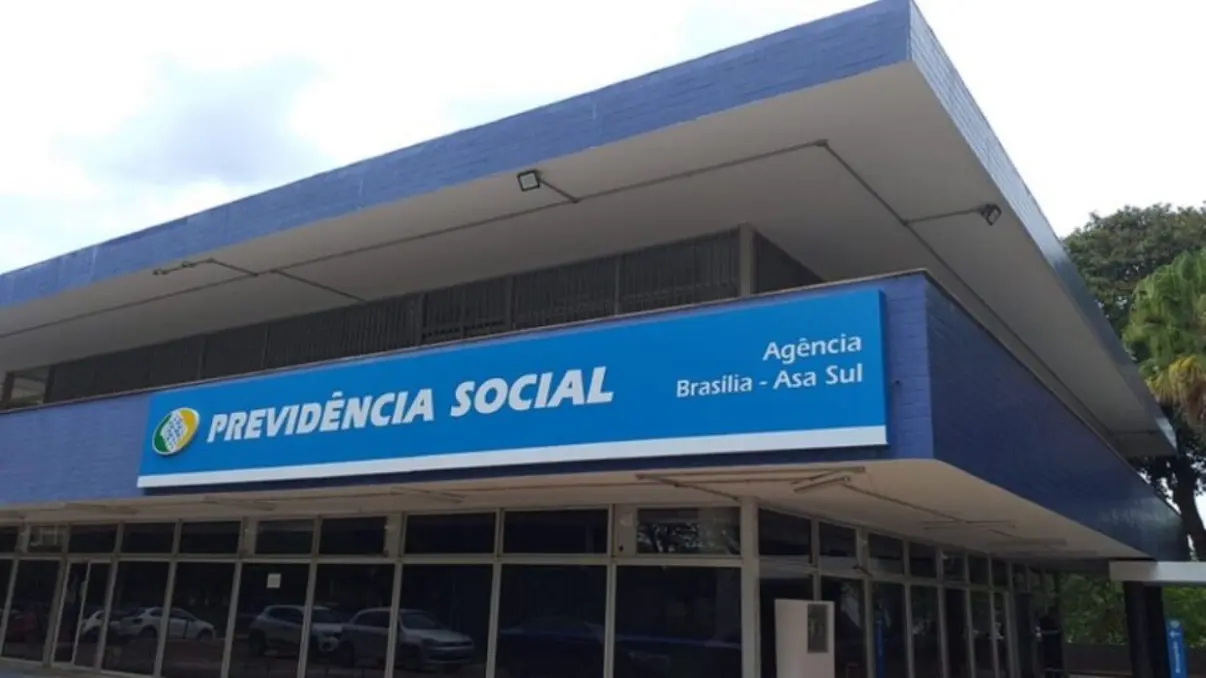 Aposentados e pensionistas que tiveram benefícios reduzidos indevidamente receberão reembolso do INSS, garantindo restituição do que foi retirado injustamente e respeito ao direito deles.