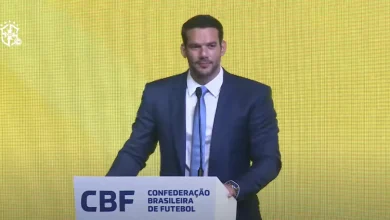 CBF emite nota sobre operação da Polícia Federal envolvendo presidente Samir Xaud. Entidade afirma que o dirigente não está no centro das investigações e que nenhum item foi apreendido em sua posse.
