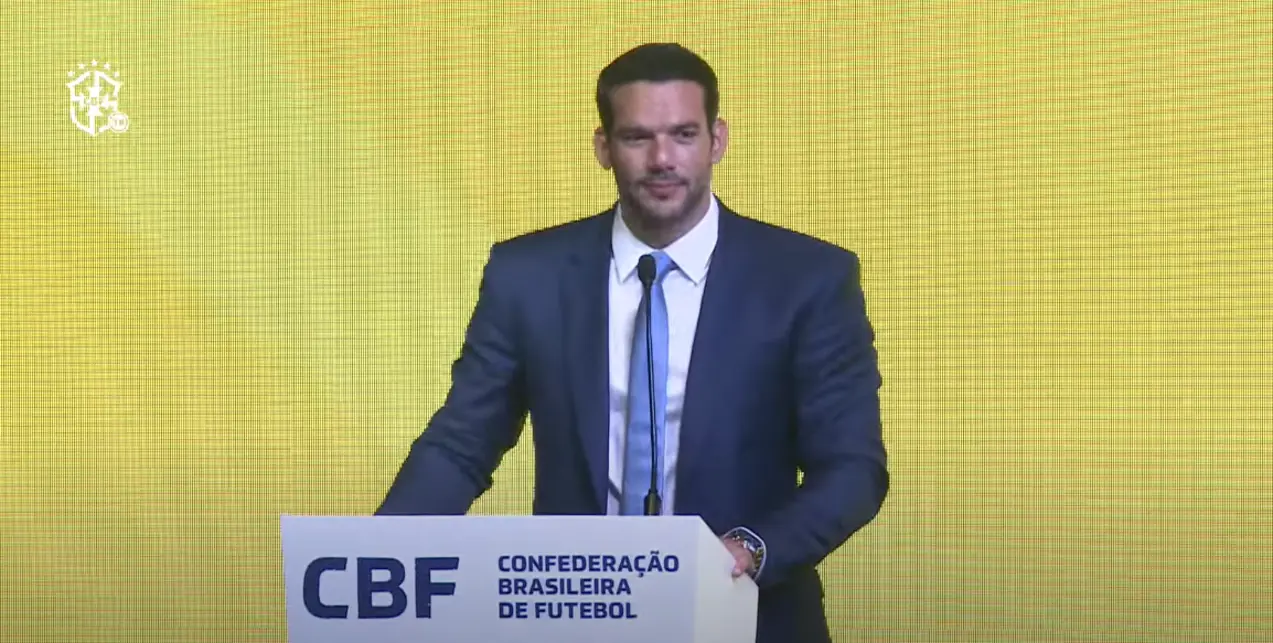 CBF emite nota sobre operação da Polícia Federal envolvendo presidente Samir Xaud. Entidade afirma que o dirigente não está no centro das investigações e que nenhum item foi apreendido em sua posse.