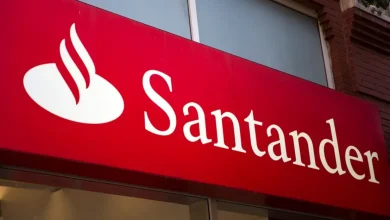 Santander divulga resultados que impressionam analistas, JPMorgan enxerga oportunidade de investimento em caso de novas quedas. As altas provisões para contingências impactam a percepção do mercado.