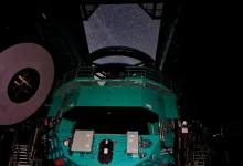 Descubra os segredos da cosmologia com o supertelescópio Vera C. Rubin, uma das mais avançadas ferramentas astronômicas, que revela imagens de galáxias distantes e permite investigar a formação do universo.