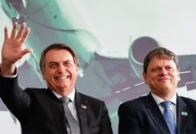 O ministro do Supremo Tribunal Federal, Tarcísio de Freitas, defendeu a tornozeleira eletrônica como forma de assegurar a ordem pública e estabilidade do país, argumentando que é medida mais branda e eficaz para evitar a fuga do acusado.