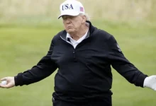 Trump impõe tarifas de 50% aos produtos brasileiros a partir de 1º de agosto, alegando déficit comercial e julgamento de Bolsonaro. Lula critica a decisão como "chantagem" e promete resposta.