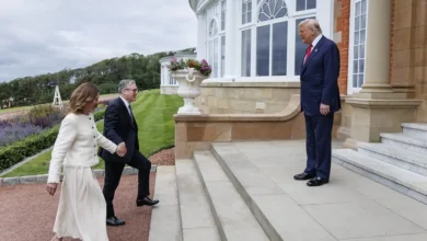 Trump declara crise de fome real em Gaza, contrariando Netanyahu. Presidente americano anuncia centros de distribuição de alimentos em colaboração com entidades e países.