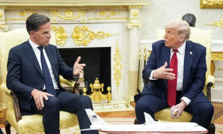 Entendimento entre Trump e Stoltenberg sinaliza intensificação da cooperação militar entre EUA e OTAN, com países membros da aliança dispostos a pagar por armas fabricadas nos EUA, promovendo estabilidade na região e cooperação em segurança e defesa.