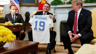 Relação entre a Embaixada dos EUA e o Governo brasileiro é objeto de atenção crescente, após a missão diplomática americana reforçar seu apoio ao presidente Jair Bolsonaro, enquanto o Brasil convoca diplomatas internacionais para consultas diplomáticas.