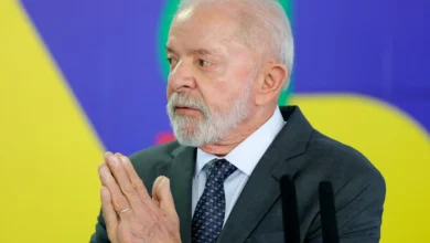 Pesquisa do Instituto Paraná Pesquisas mostra 58,2% de reprovação ao governo Lula em São Paulo, redução de 4,2 pontos em relação a julho. Apesar da queda, 48% dos paulistas avaliam a administração como "ruim" ou "péssima".