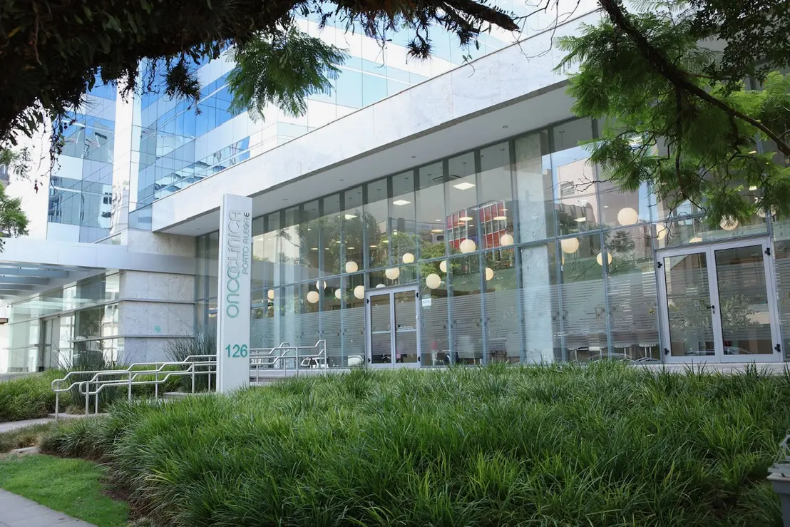 Hapvida adquiriu o Hospital de Oncologia do Méier, da Oncoclínicas, no Rio de Janeiro. A transação fortalece ambas as empresas, expandindo o alcance da Hapvida e permitindo que a Oncoclínicas concentre-se em outros setores.