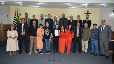 Câmara de Vereadores homenageia a memória do advogado Dr. José Antônio Abdala Filho, conhecido como Abdala, em sessão ordinária. Abdala, falecido em abril de 2025, deixou um legado de ética, dedicação à advocacia, ensino e serviço público.