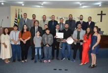 Câmara de Paraguaçu Paulista homenageia Willian Cowboy, campeão do IFC - Ipaussu Fight Combat. Vereador Daniel Faustino reconhece a dedicação do atleta que se tornou exemplo para a juventude.