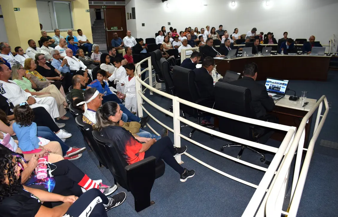 14ª Sessão Ordinária da Câmara Municipal de Paraguaçu Paulista acontece dia 1º de agosto. Pauta inclui 29 requerimentos, 11 indicações e 4 moções de congratulações homenageando personalidades da cidade e reconhecendo conquistas em oftalmologia, educação, esporte e Beach Tennis. Acompanhe ao vivo pelo Facebook da Câmara.