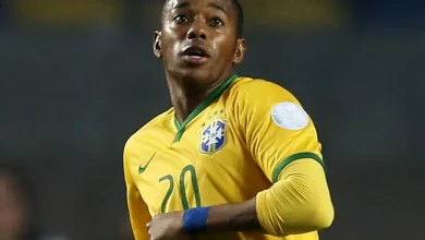 Corte Especial do STJ analisará recurso de Robinho para revisão da pena por estupro. Ex-jogador aguarda julgamento após sentença italiana de 9 anos de prisão.