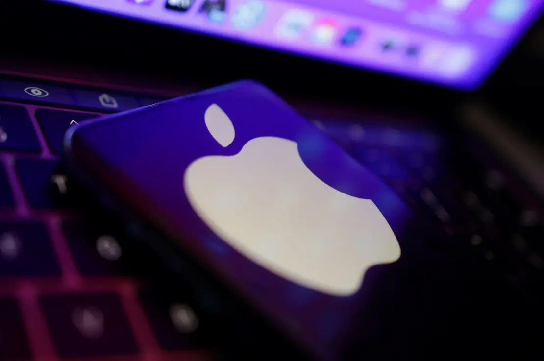 Apple está pronta para aquisições de IA para impulsionar seus projetos e competir com Google e Microsoft. Tim Cook destaca a importância da IA para o futuro da tecnologia e a busca por liderança no mercado.