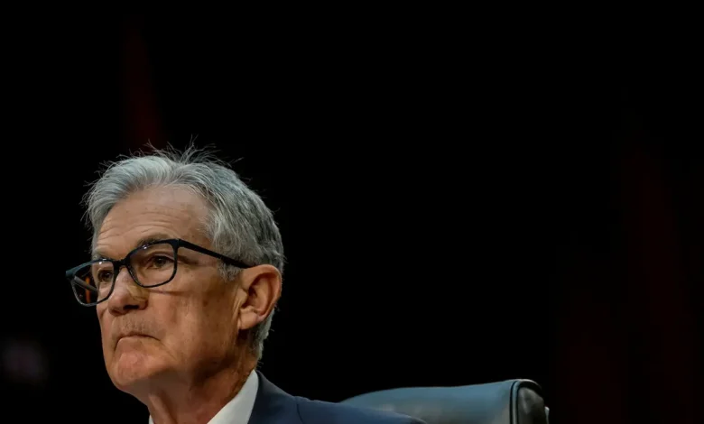 Jerome Powell usa a conferência em Jackson Hole para comunicar a visão do Federal Reserve sobre a economia global. Seus discursos sobre o cenário econômico e a política monetária influenciam as expectativas do mercado financeiro.