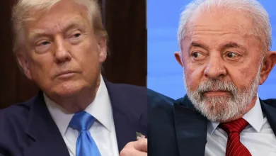 Trump diz que Lula pode entrar em contato a qualquer momento e expressa afeto pelo povo brasileiro. Reação surge após imposição de tarifas de 50% sobre exportações brasileiras. Lula afirma disposição para diálogo, enquanto Haddad confirma reunião com secretário do Tesouro americano para discutir pontos controversos.