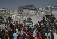 ONU confirma crise de fome em Gaza, a primeira no Oriente Médio. Mais de 500 mil palestinos passam fome, com 25% da população em situação crítica. Desnutrição aguda grave afeta crianças e a falta de suprimentos médicos agrava a situação.