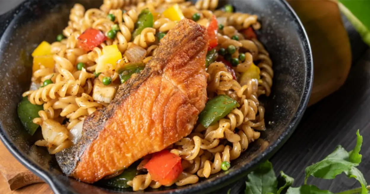 Projeto Pescado para Saúde promove o consumo de pescado com materiais gratuitos: livro, cartilha e gibi! Descubra os benefícios do pescado e como incluí-lo na dieta de forma saudável em todas as fases da vida. Baixe o manual gratuito online e alimente-se bem!