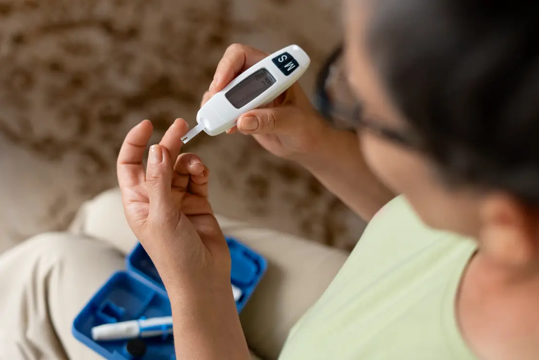 EMS lança caneta injetável inovadora para tratamento da obesidade e diabetes a partir de 4 de abril. Tecnologia prática e eficaz para controle de peso e açúcar no sangue.