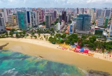 Fortaleza vibra com a arte! O Festival de Teatro de Fortaleza, de 31 de agosto a 12 de setembro, celebra a produção cearense com 37 espetáculos, mostras temáticas e atividades culturais.