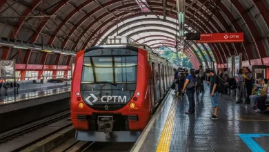 Atenção usuários das linhas 11-Coral e 12-Safira da CPTM! Este fim de semana haverá alterações na circulação do Serviço 710. Confira as mudanças nas plataformas e detalhes no post oficial da Agência SP.