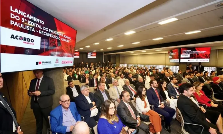 Governo de São Paulo triplica meta do Acordo Paulista, renegociando R$ 54,7 bilhões em dívidas. Terceiro edital do programa gera economia e promove o desenvolvimento econômico do estado.