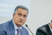 Procuradoria-Geral da República aponta indícios de irregularidades na compra de respiradores durante governo de Rui Costa na Bahia. Investigação envolve prejuízo de R$ 48 milhões e suspeitas de comissão. Caso aguarda análise no STJ.