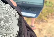 Polícia Federal desarticula quadrilha de cigarro ilegal em operação em 4 estados. 18 mandados de busca e apreensão cumpridos, além de 2 prisões após investigações sobre produção, distribuição e venda de cigarros clandestinos.