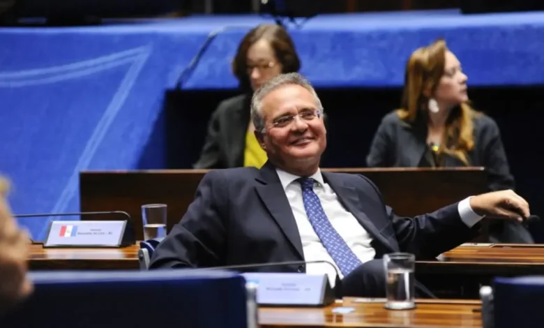 Senadores Opositores Liberam Mesa Diretora Após Negociação 1 Senadores opositores ocupam a Mesa Diretora do Senado em protesto. Cid Gomes sugere ação física, mas negociação pacífica leva à liberação da mesa após quase dois dias.