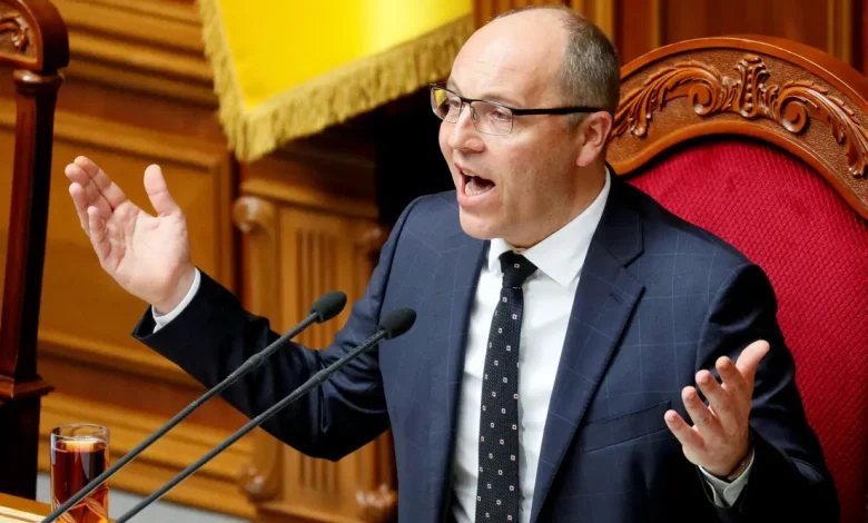 Ataque a tiros contra ex-presidente do Parlamento ucraniano em Lviv 1 Ex-presidente do Parlamento ucraniano Andriy Parubiy foi vítima de um ataque a tiros em Lviv. A comunidade internacional condena o crime e expressa solidariedade à Ucrânia.