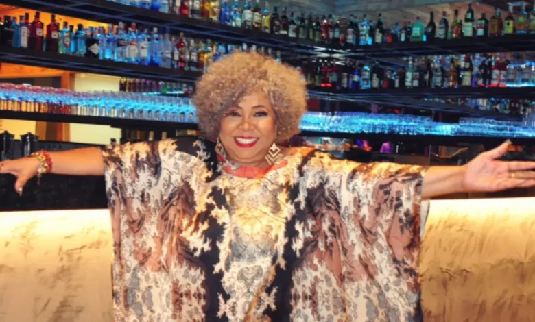 Alcione, Trump e Macumba: Polêmica na Web 1 Alcione questiona cultura brasileira em entrevista sobre Donald Trump e macumba. Polêmica nas redes sociais após cantora comparar crenças.