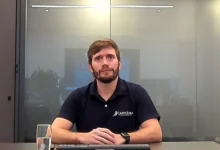 Capitânia Investimentos conquista primeiro lugar na categoria Melhor FI-Infra na Premiação Outliers InfoMoney 2025. Christopher Smith, gestor de crédito da casa, compartilha insights sobre oportunidades e estratégia da gestora no mercado de infraestrutura.