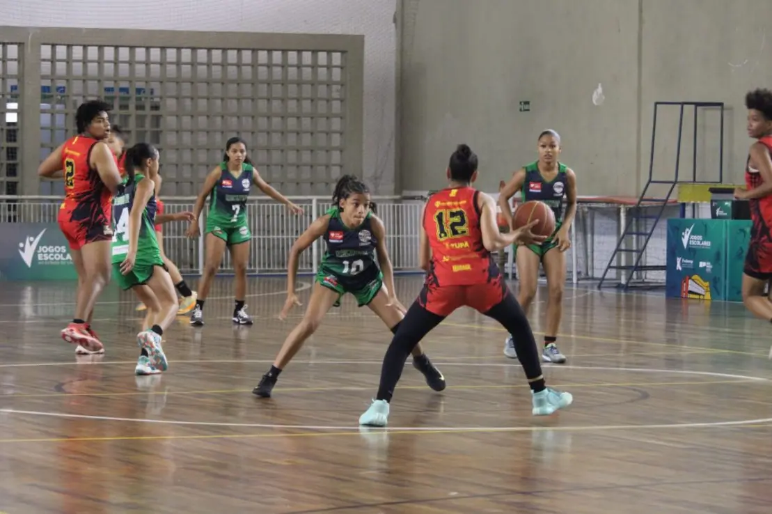 JEEEESP sub-17 finaliza em Praia Grande! 4 mil atletas talentosos disputam vagas nos Jogos da Juventude, prometendo emocionantes competições de alto nível.