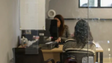 28 municipios no Vale do Paraíba oferecem auxílio-aluguel para mulheres vítimas de violência, garantindo segurança e autonomia. O programa do Governo de São Paulo ajuda na busca por um novo lar e já beneficiou 198 mulheres na região.
