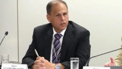 Ex-assessor de Alexandre de Moraes no TSE acusa ministro de perseguição política durante as eleições 2022. Tagliaferro denuncia censura à direita e afirma estar disposto a "durar" para derrubar o ministro.