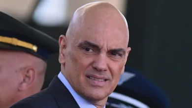 STJ recebe notificação dos EUA sobre ação de Rumble e Truth Social contra ministro Alexandre de Moraes. Plataformas digital buscam responsabilizar o ministro por decisões consideradas "mordaça" e "censura".