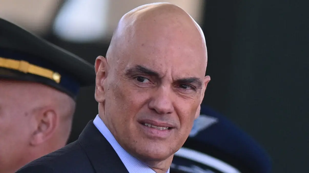 STJ recebe notificação dos EUA sobre ação de Rumble e Truth Social contra ministro Alexandre de Moraes. Plataformas digital buscam responsabilizar o ministro por decisões consideradas "mordaça" e "censura".