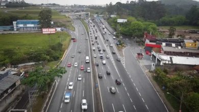 Governo de São Paulo investe em melhorias no Eixo Raposo Tavares com foco em segurança e qualidade. Obras incluem recuperação asfáltica, sinalização reforçada e modernização da drenagem para garantir uma via mais segura e eficiente.
