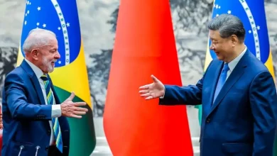 Brasil fortalece relações econômicas com Rússia e China. Memorandos abrem portas para colaboração em infraestrutura, meio ambiente e fóruns multilaterais como BRICS e G20.