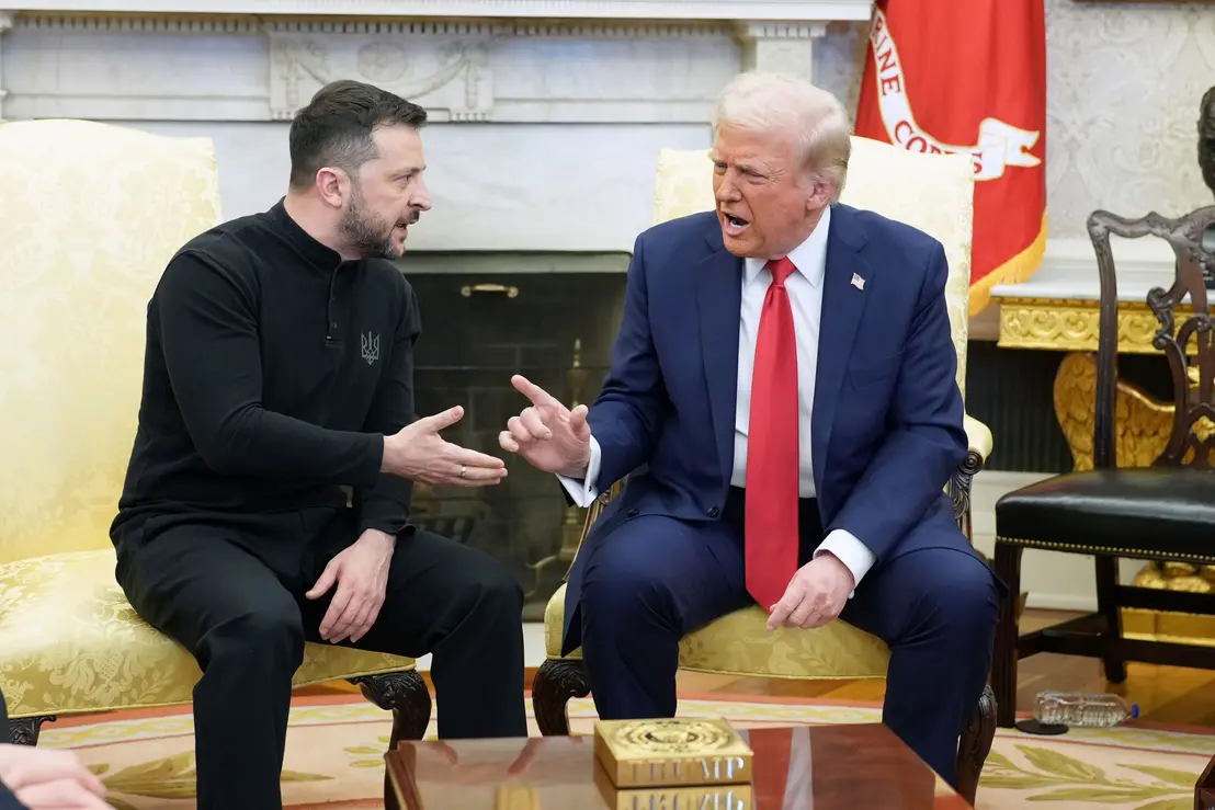 Trump e Zelensky se encontram na Casa Branca para discutir acordo de paz para a Ucrânia envolvendo a Rússia e garantias de segurança europeias. A reunião busca estabilizar a região após o conflito iniciado em 2014.