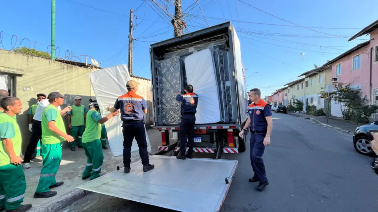 Governo de São Paulo anuncia pacote de auxílio para famílias vítimas do incêndio na Vila Gilda, em Santos. 416 novas casas, auxílio social e ajuda humanitária emergencial serão oferecidos para reconstruir a vida da comunidade.