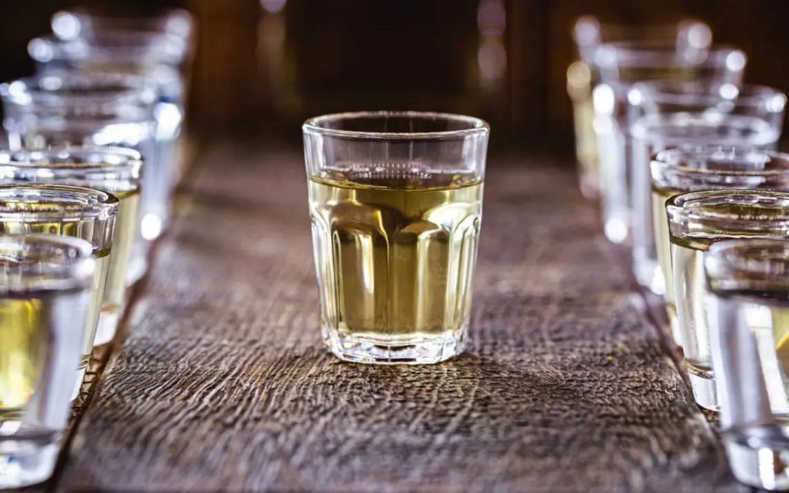 São Paulo investe no desenvolvimento da cachaça artesanal com concurso de premiar as melhores produções e uma nova rota turística dedicada à bebida. O objetivo é estimular a qualidade, a competitividade e o turismo ligado à cachaça paulista.