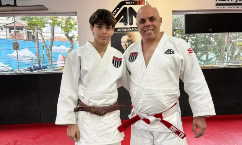 Matheus Nery: Superação e Determinação no Judô após Vencer a Leucemia 1 De superação e determinação, Matheus Nery inspira ao conquistar espaço no judô após vencer a leucemia aos 12 anos. Com o apoio do pai, seu treinador, ele voltou aos tatames com mais força e hoje é um atleta do Programa Talento Esportivo de São Paulo.