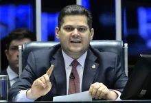 Brasil e Israel em crise diplomática sem precedentes. Decisão do governo brasileiro de abandonar a IHRA gerou forte repercussão internacional e críticas de líderes judaicos e organizações internacionais.